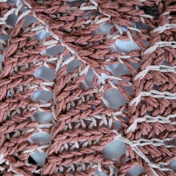 Universal Threads sweater - Picture 3 of 3